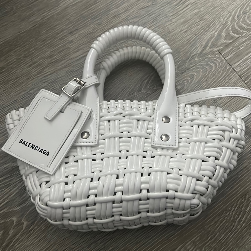 Balenciaga Bistro XXS Basket With Strap in white varnished fake calfskin